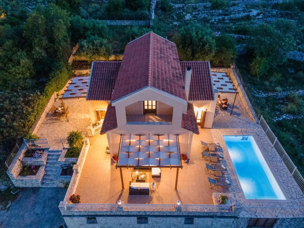 Guiscardos Luxury Villa Fiskardo